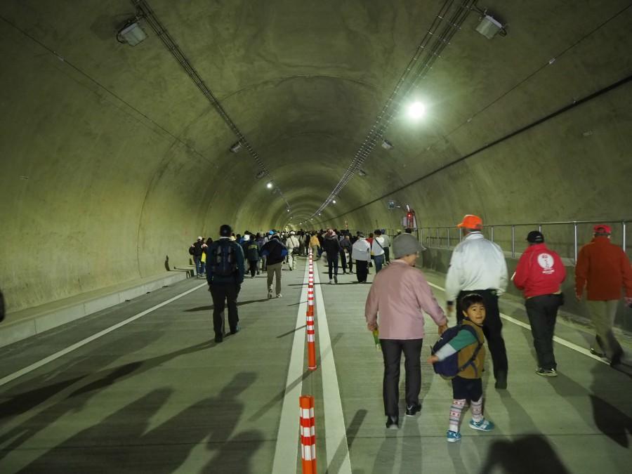 トンネル 2